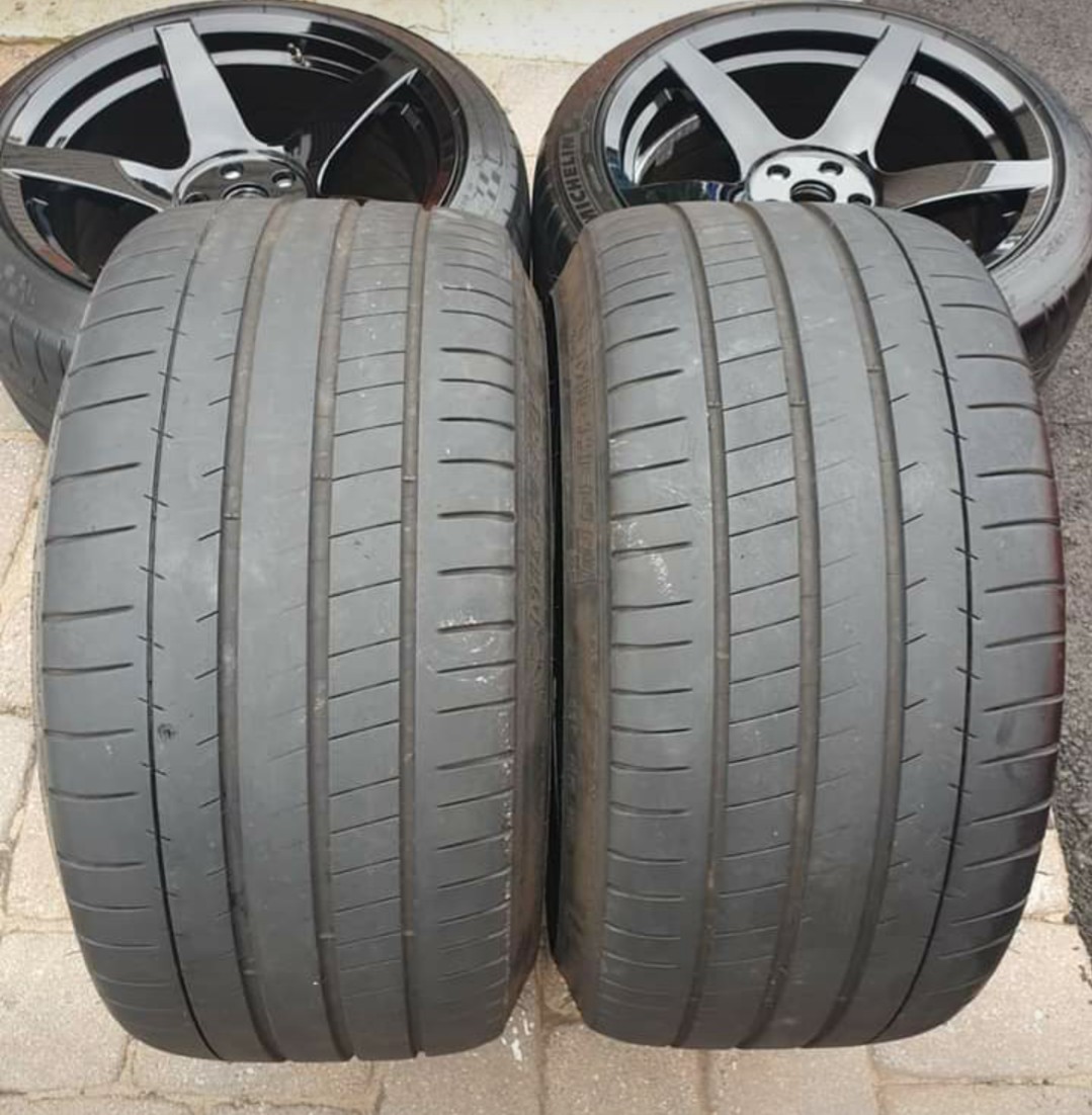 Project 6GR Gloss Black 5 Spoke Wheels And Tires For Shelby GT350
