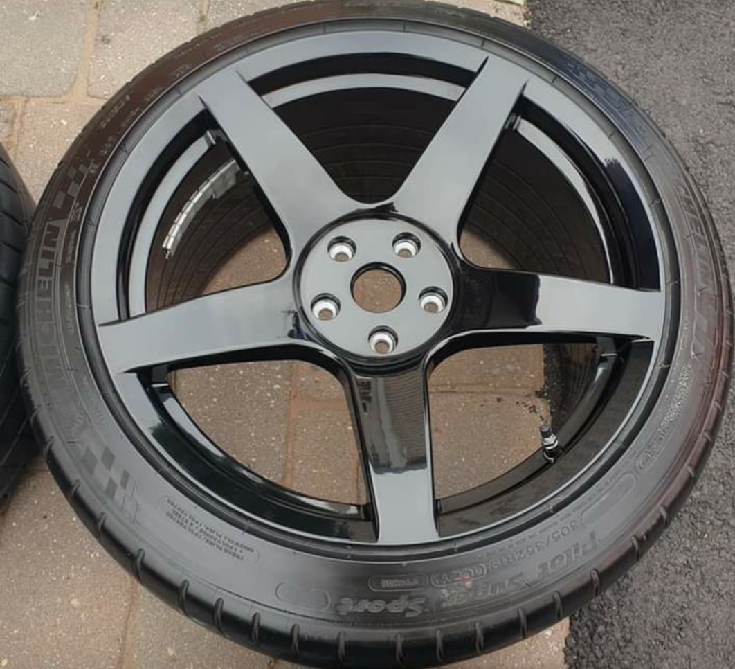 Project 6GR Gloss Black 5 Spoke Wheels And Tires For Shelby GT350 - Image 4
