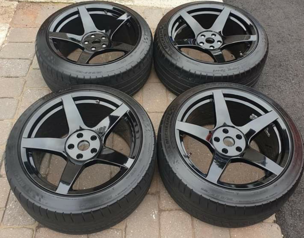 Project 6GR Gloss Black 5 Spoke Wheels And Tires For Shelby GT350 - Image 2