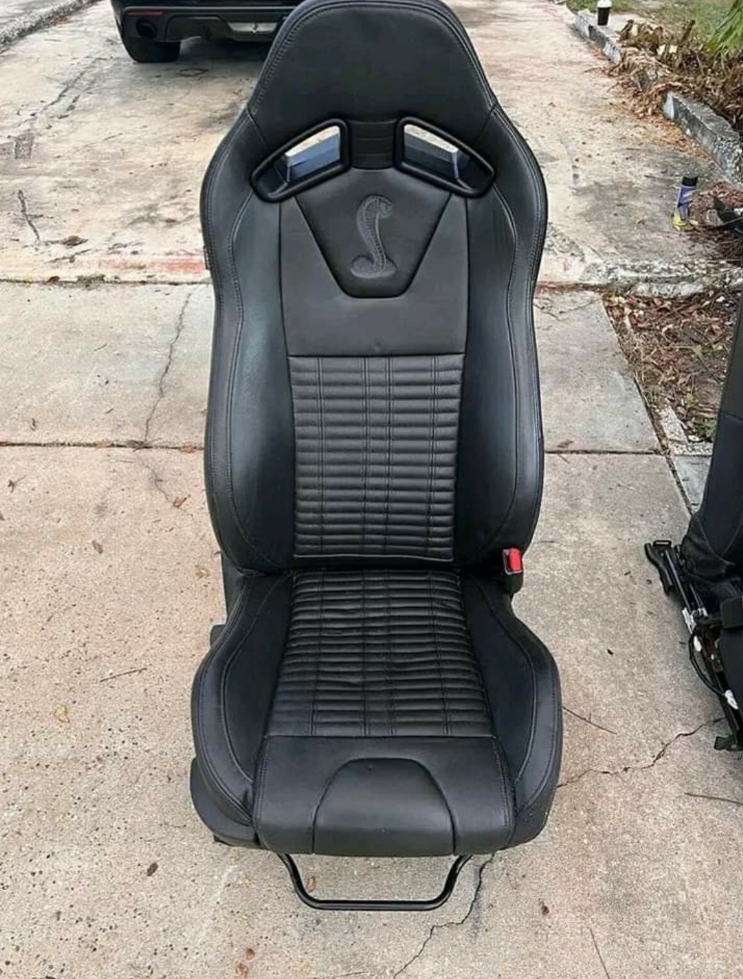 2012 MUSTANG GT500 OEM Performance Black Leather Recaro Seats - Image 2
